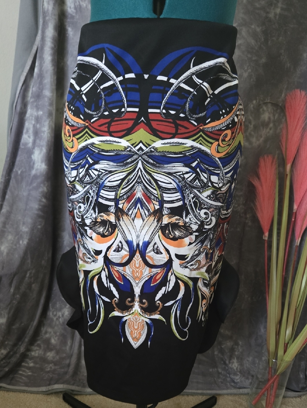 Vibrant Multicolor Baroque Print Pencil Skirt